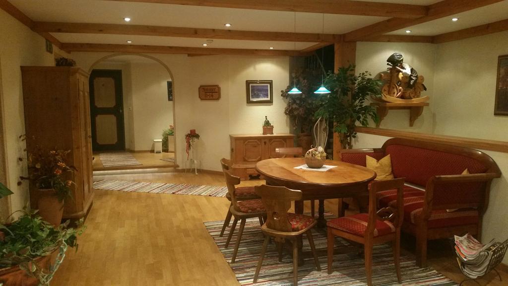 Gasthof - Restaurant Löcker Radstadt Exteriör bild