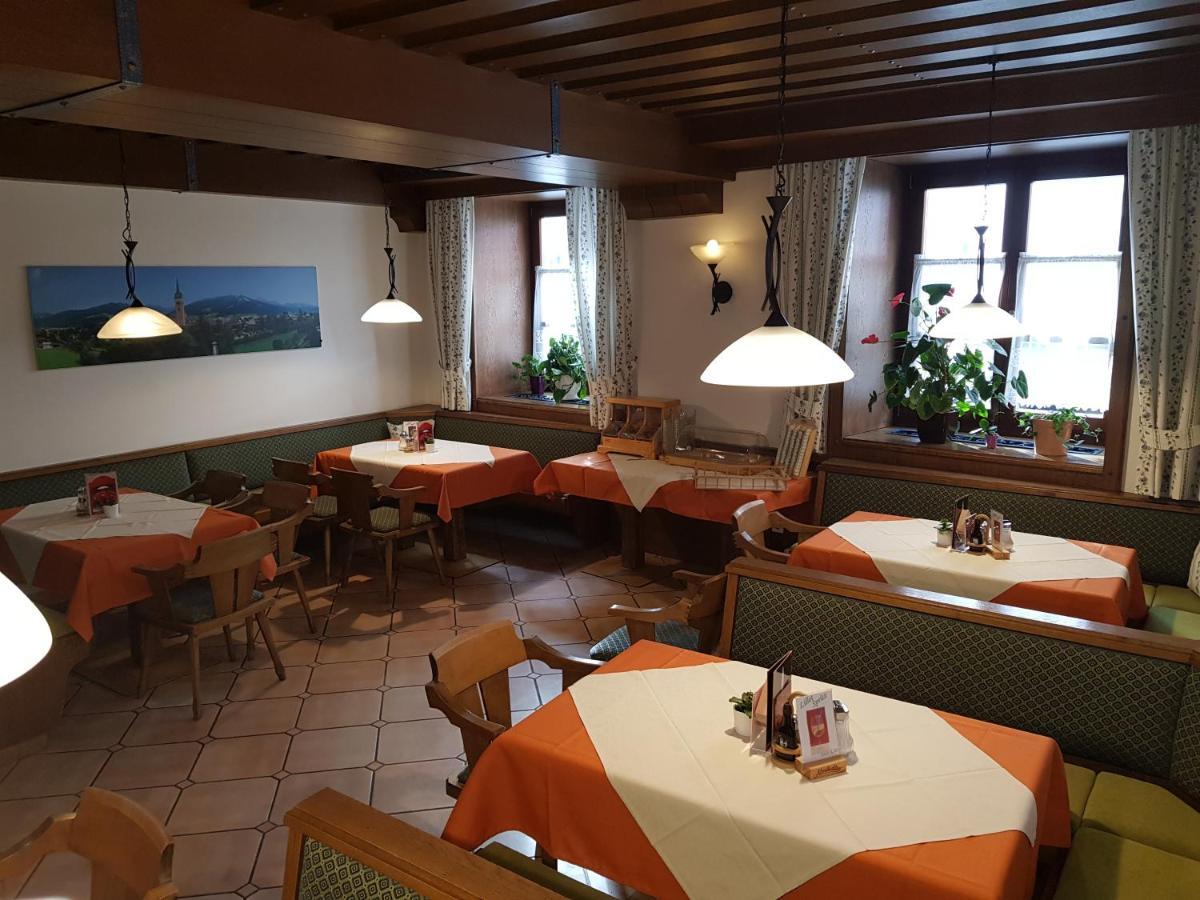 Gasthof - Restaurant Löcker Hotell Radstadt Exteriör bild