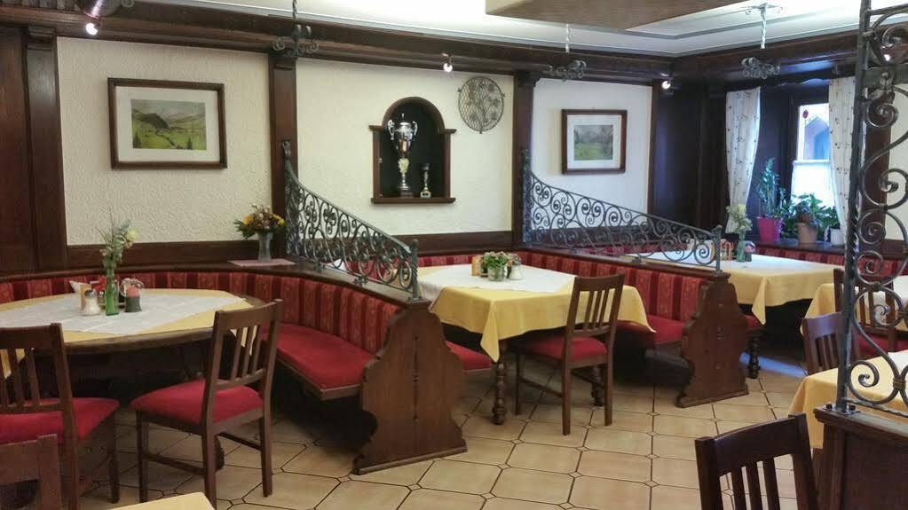 Gasthof - Restaurant Löcker Radstadt Exteriör bild